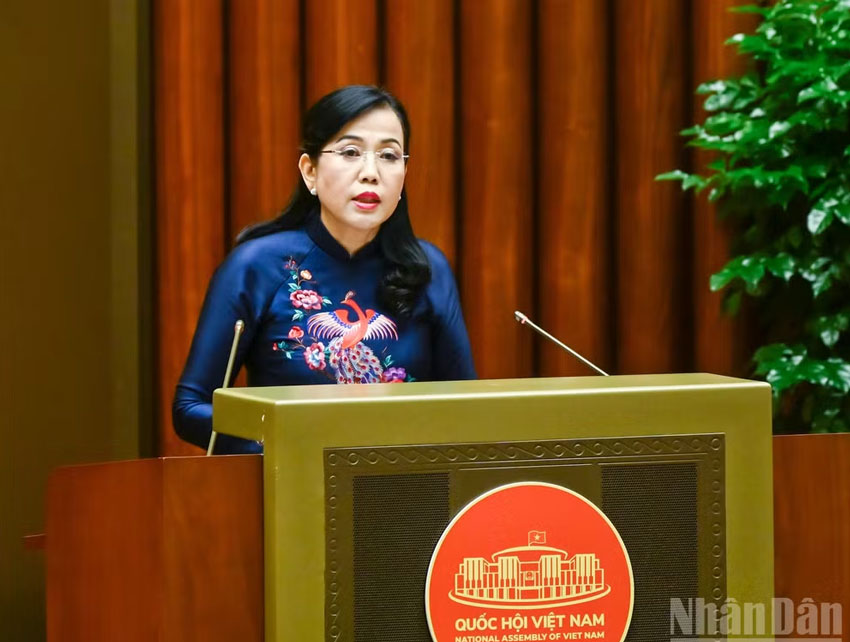 Chủ nhiệm Ủy ban Khoa học, Công nghệ và Môi trường Nguyễn Thanh Hải báo cáo tóm tắt thẩm tra về dự án Luật. (Ảnh: DUY LINH)