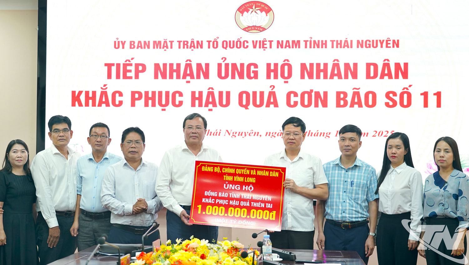 Tỉnh Vĩnh Long hỗ trợ tỉnh Thái Nguyên 1 tỷ đồng khắc phục hậu quả bão số 11