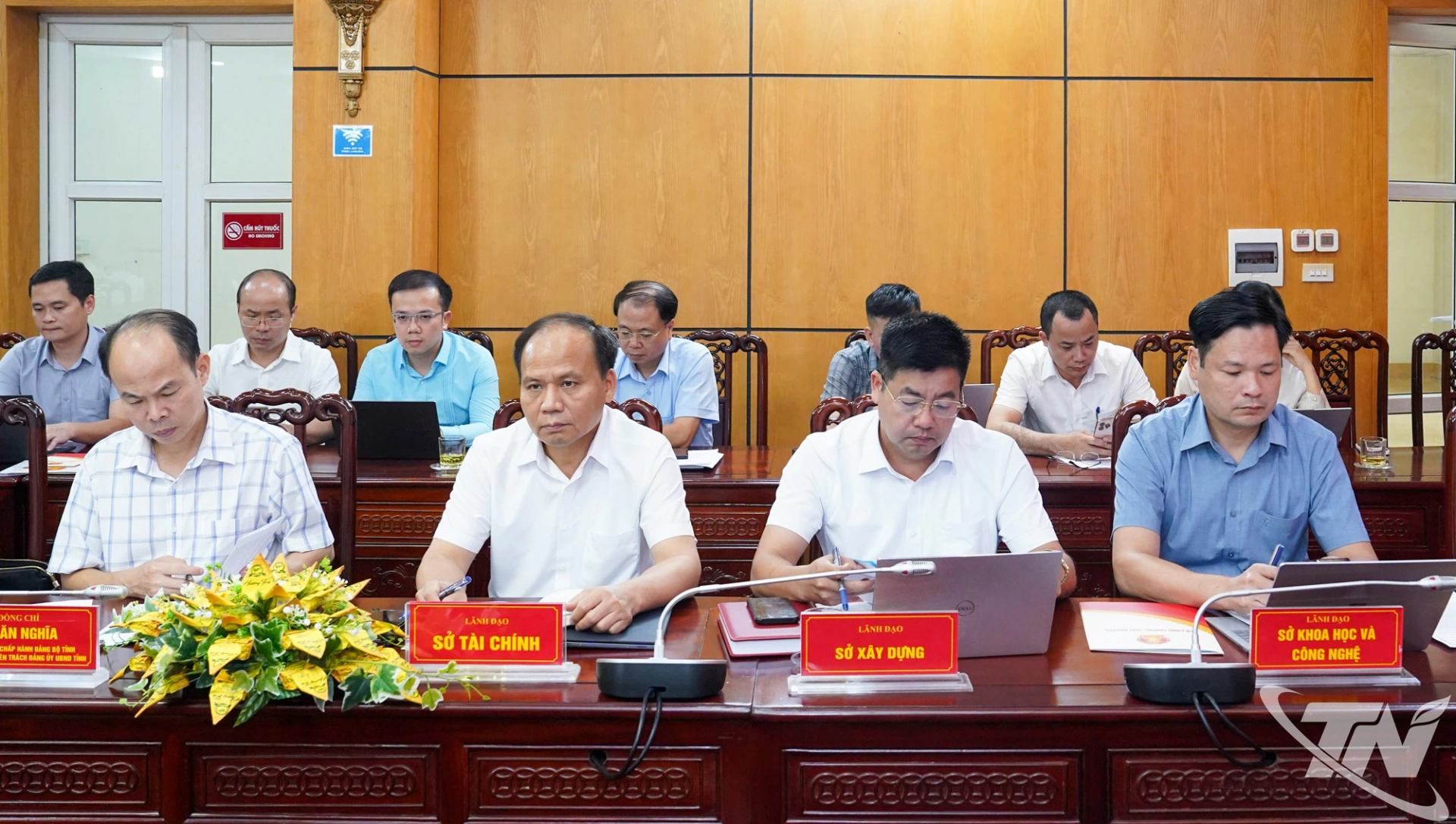 Lãnh đạo các sở, ngành dự Hội nghị.