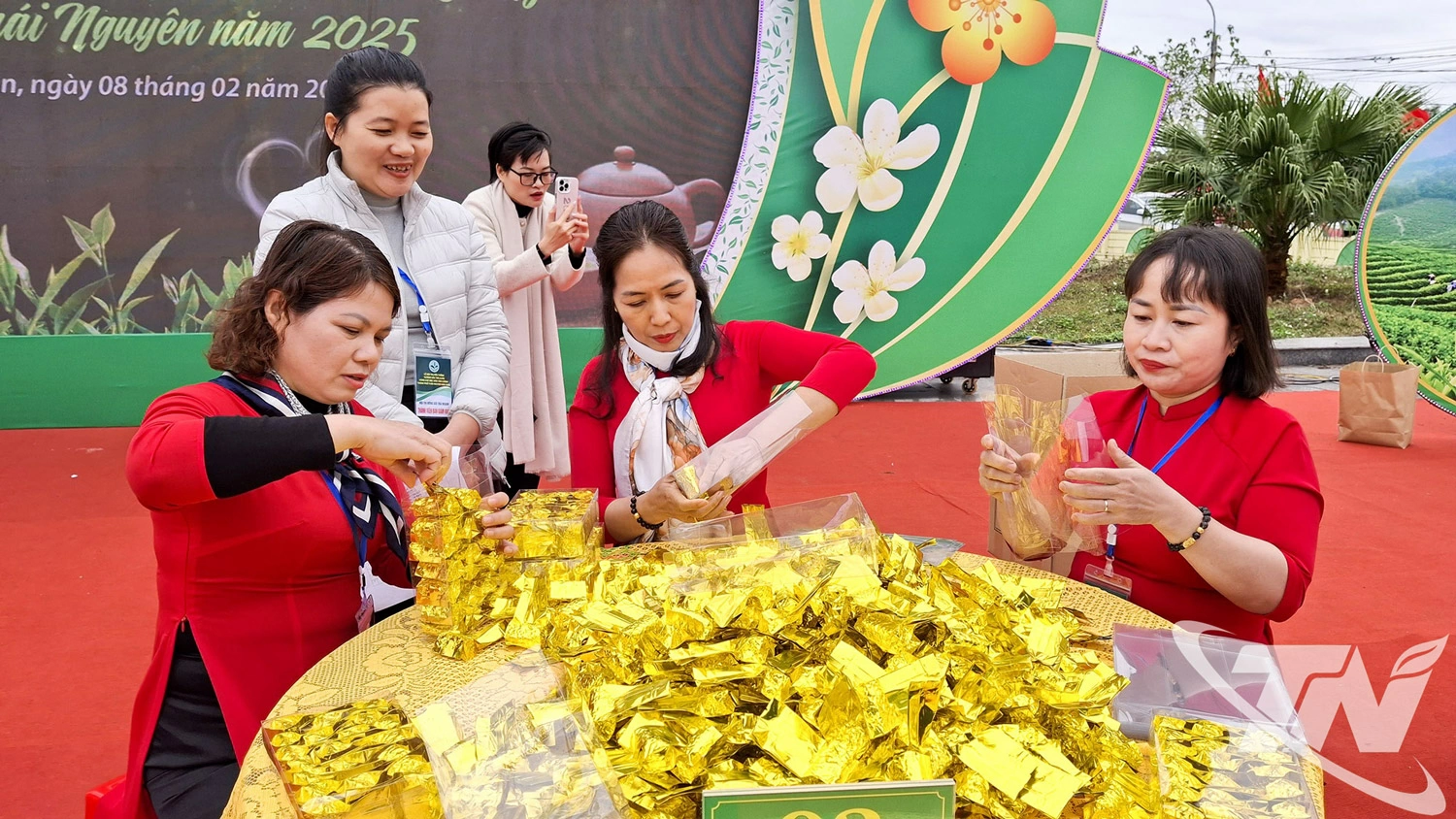 C&aacute;c sản phẩm tr&agrave; đạt ocop được người ti&ecirc;u d&ugrave;ng tin tưởng.