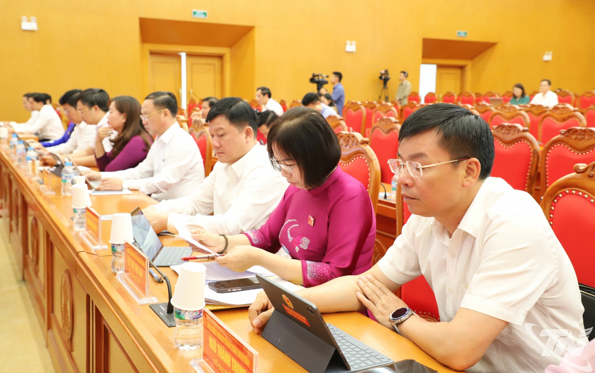 Các đại biểu dự Kỳ họp.