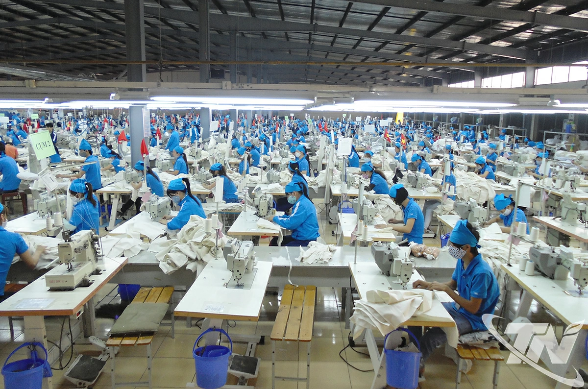 Khu vực dịch vụ ngoài quốc doanh tiếp tục là điểm sáng, đạt 109,4% dự toán, tăng 26% so với cùng kỳ.