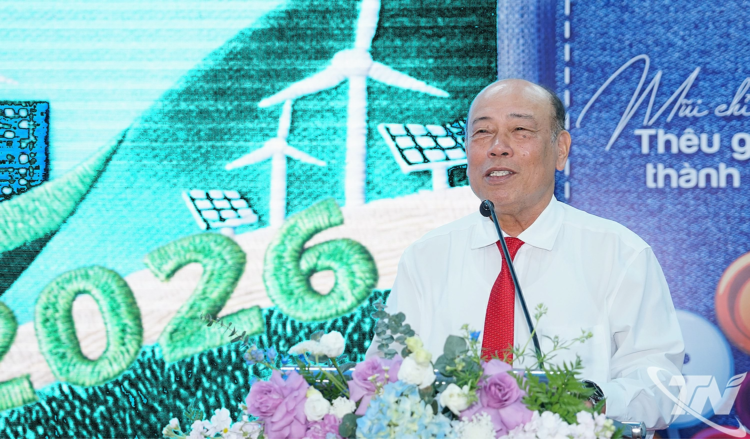 Ông Nguyễn Văn Thời, Chủ tịch Hội đồng Quản trị Công ty CP Đầu tư và Thương mại TNG phát biểu tại Đại hội.