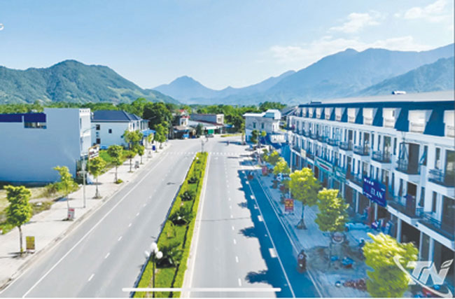 Khu đô thị Vạn Phú (xã Vạn Phú) được đầu tư đồng bộ, xanh, sạch, đẹp. Ảnh: T.L