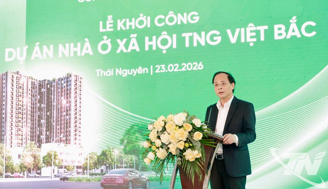 Đồng chí Phó Chủ tịch UBND tỉnh Nguyễn Linh phát biểu.