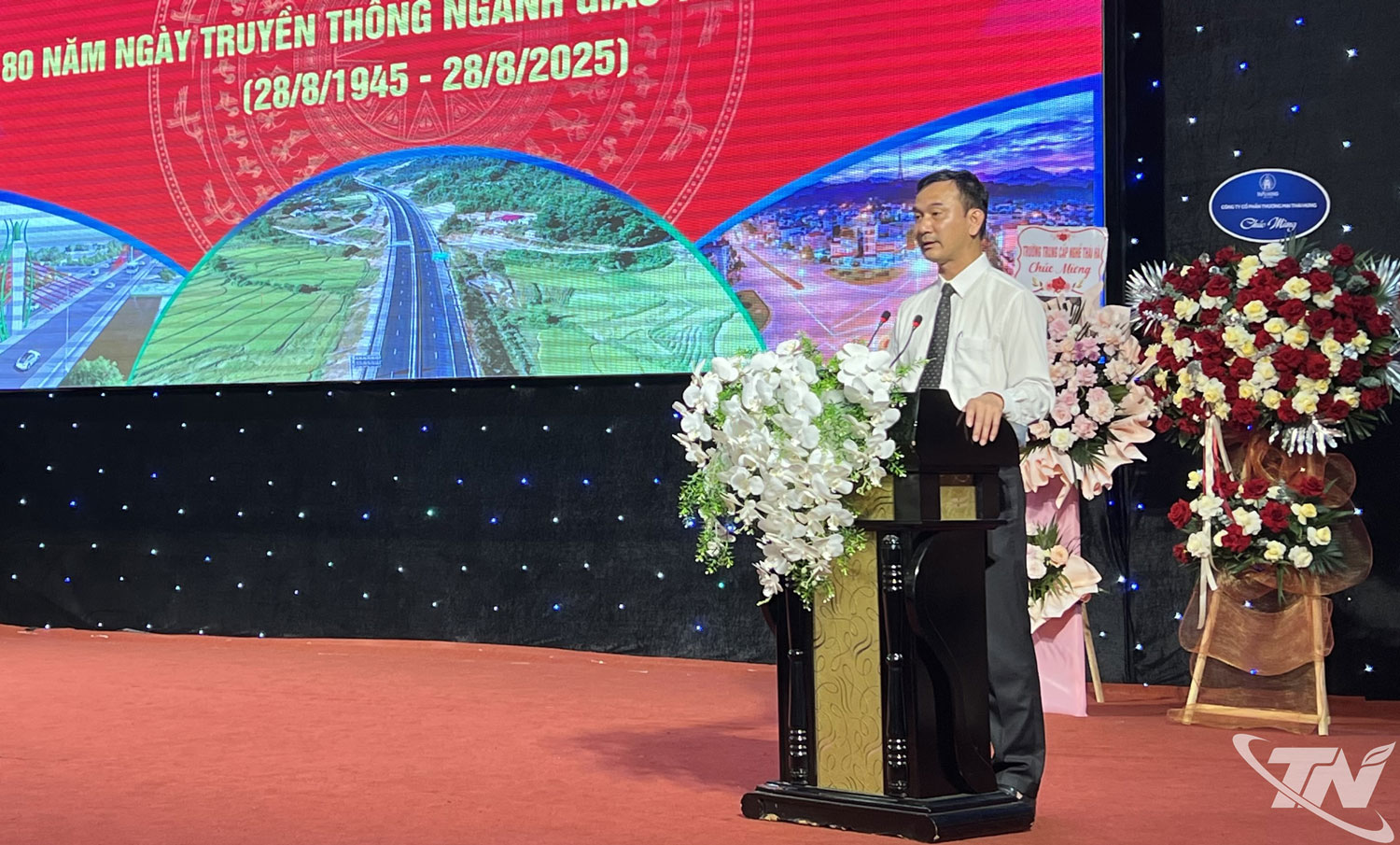 Giám đốc Sở Xây dựng Phạm Quang Anh phát biểu tri ân các thế hệ tiền bối tại Lễ kỷ niệm 80 năm thành lập ngành.