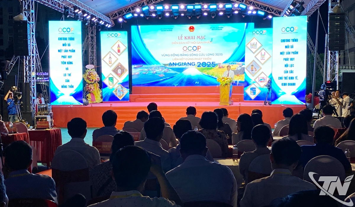 Diễn đàn kết nối sản phẩm OCOP vùng đồng bằng sông Cửu Long năm 2025 với chủ đề “Liên kết cùng phát triển - An Giang 2025”.