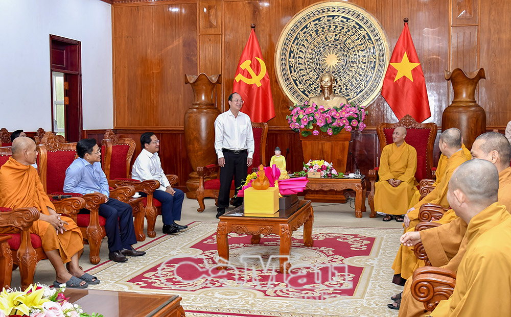 Bí thư Tỉnh uỷ Nguyễn Hồ Hải mong muốn Giáo hội Phật giáo Việt Nam tiếp tục đồng lòng, góp sức cùng Cà Mau phát triển.