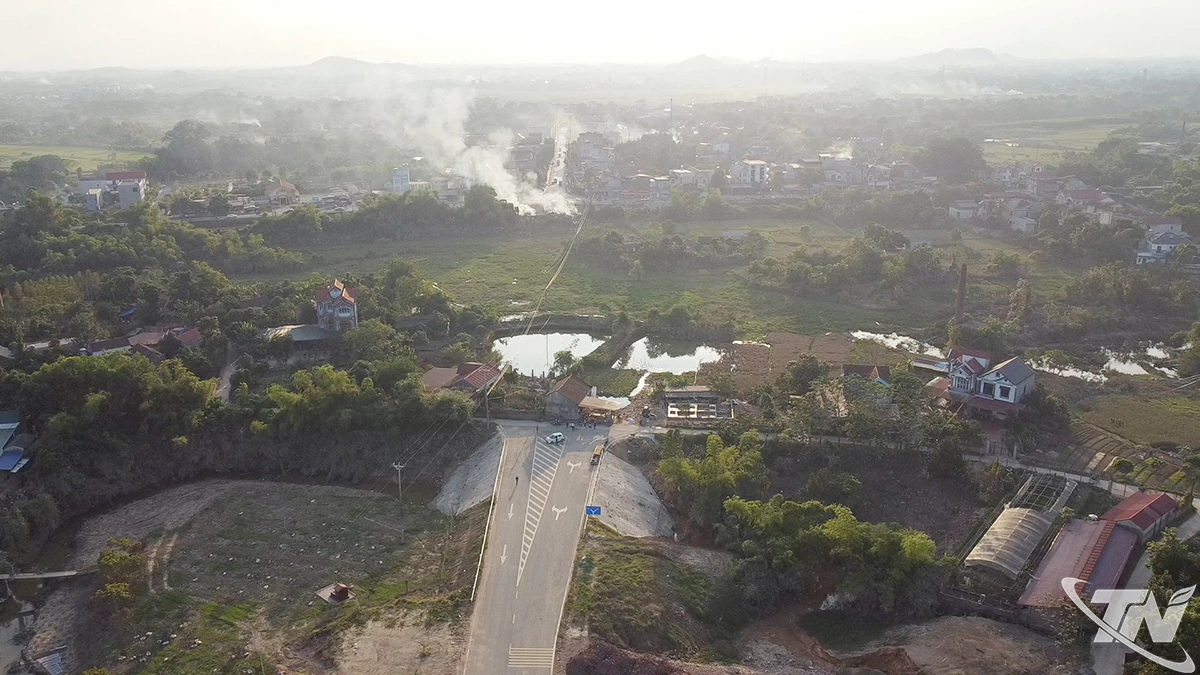 UBND xã Phú Bình cho biết, sẽ hoàn thành đoạn 300m kết nối 2 tuyến đường vào cuối năm 2025.