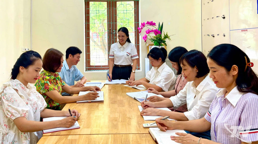 Trường THPT Định Hoá chủ đọng tổ chức sinh hoạt chuyên môn dịp hè chuẩn bị năm học mới.