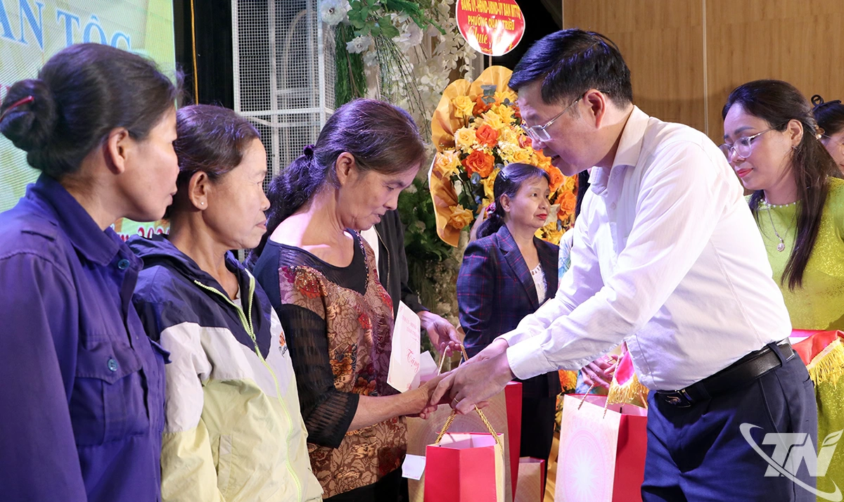 Đồng chí Đinh Quang Tuyên