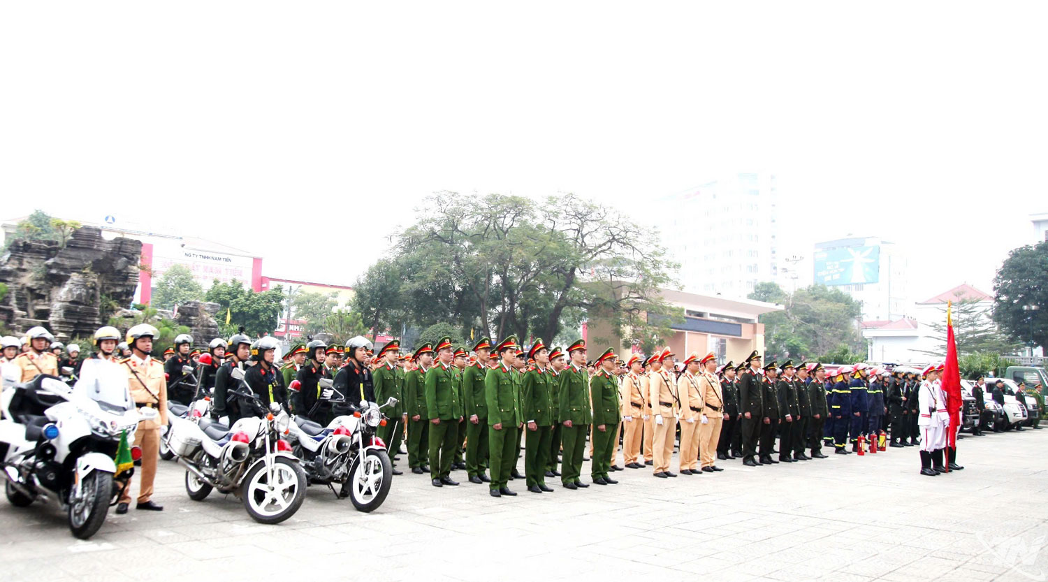 Lễ ra qu&acirc;n cao điểm tấn c&ocirc;ng trấn &aacute;p tội phạm, bảo đảm ANTT Đại hội lần thứ XIV của Đảng.