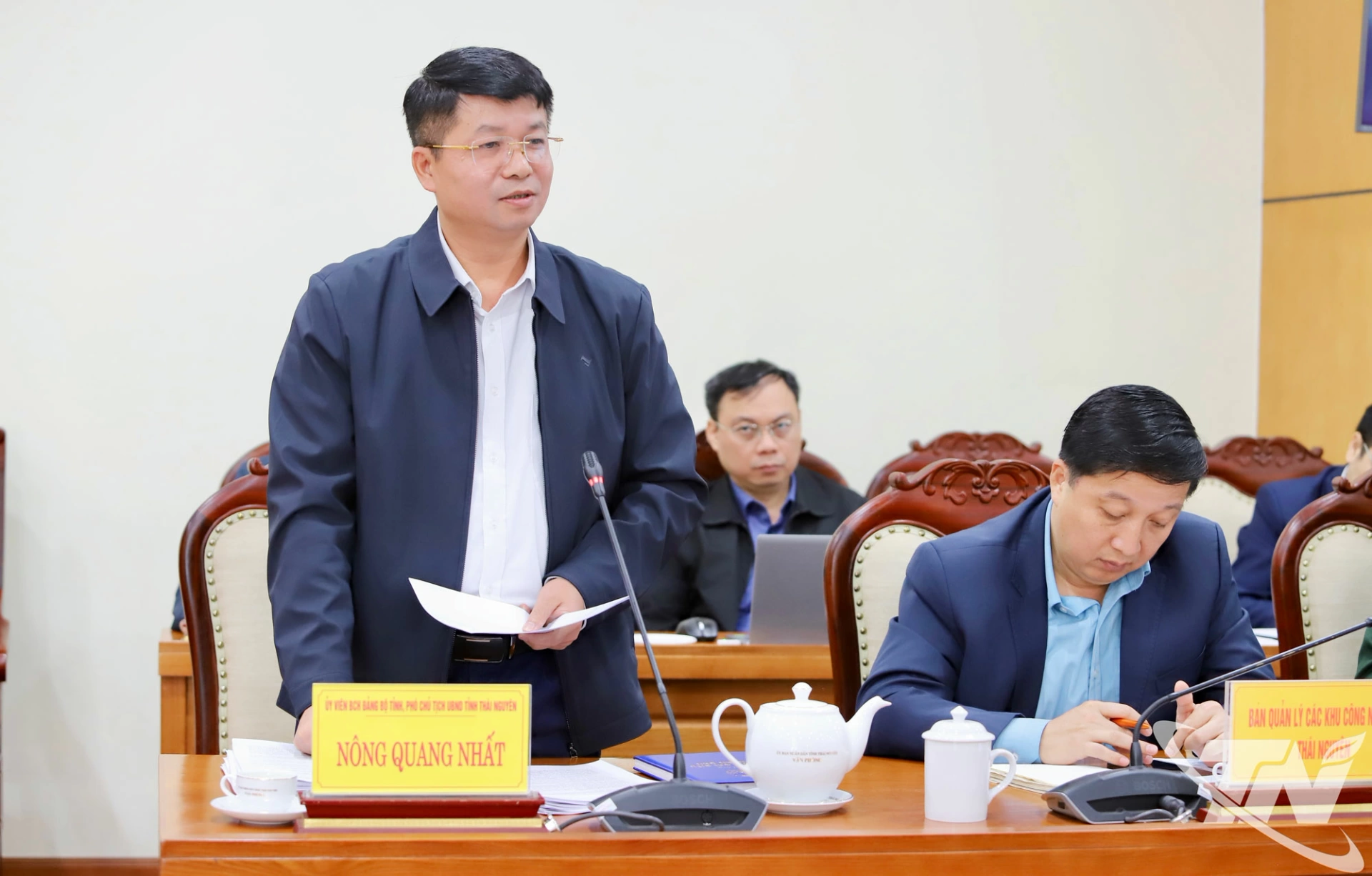 Đồng chí Phó Chủ tịch UBND tỉnh Nông Quang Nhất phát biểu.