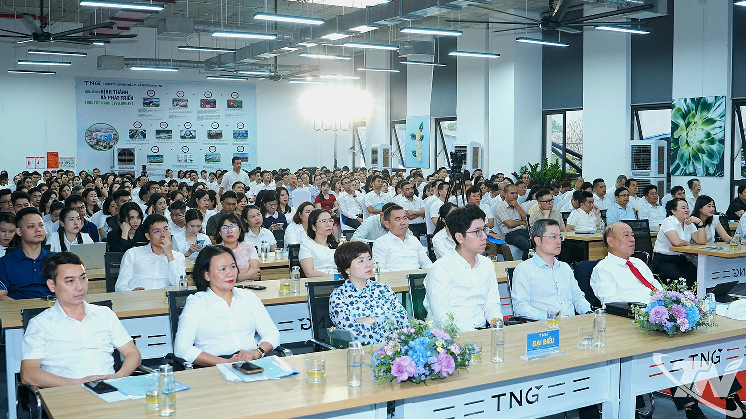 Các cổ động dự Đại hội.