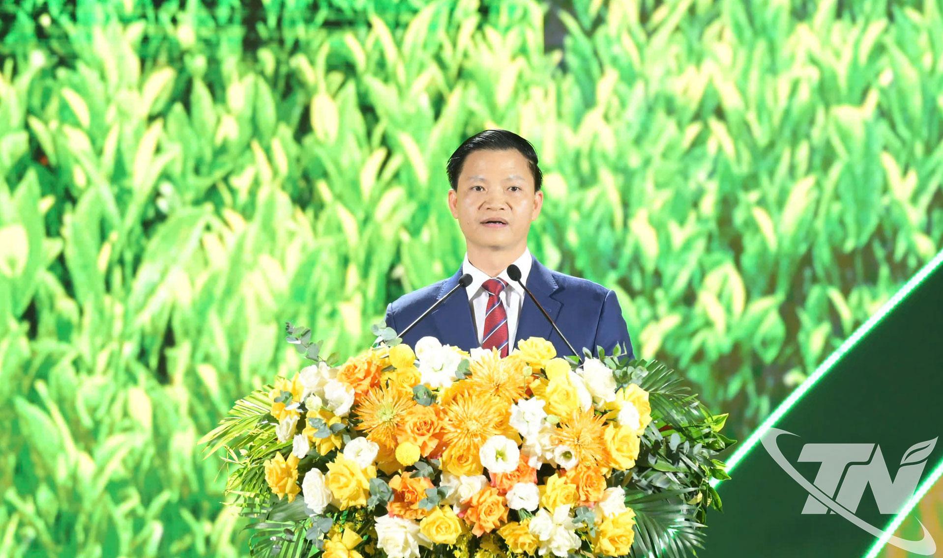 Đồng ch&iacute; Chủ tịch UBND tỉnh Th&aacute;i Nguy&ecirc;n Vương Quốc Tuấn ph&aacute;t biểu&nbsp;khai mạc Lễ hội &ldquo;Th&aacute;i Nguy&ecirc;n - Hương sắc danh tr&agrave;&rdquo;, tối 19-12.