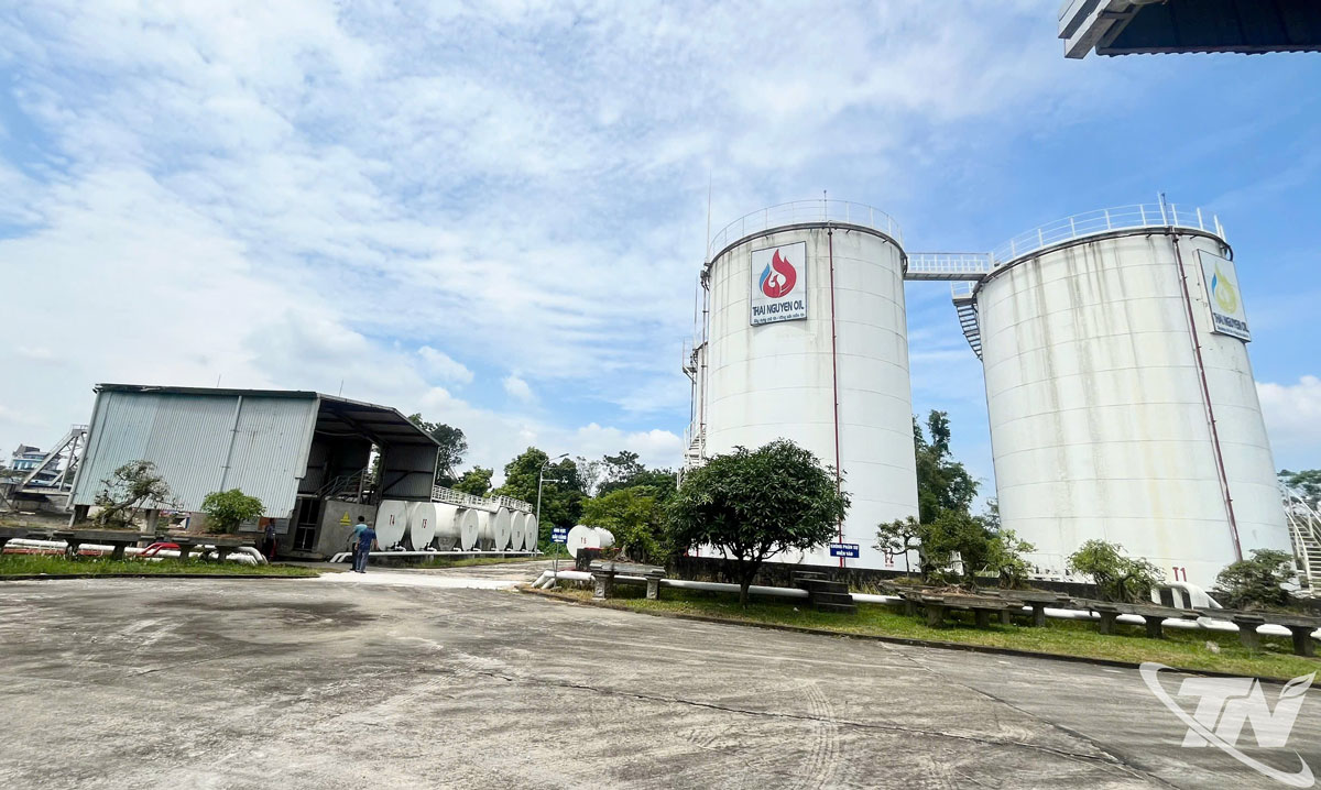 Giám sát an toàn hóa chất, xăng dầu tại Cảng Đa Phúc (Công ty CP Xăng dầu Dầu khí Thái Nguyên).