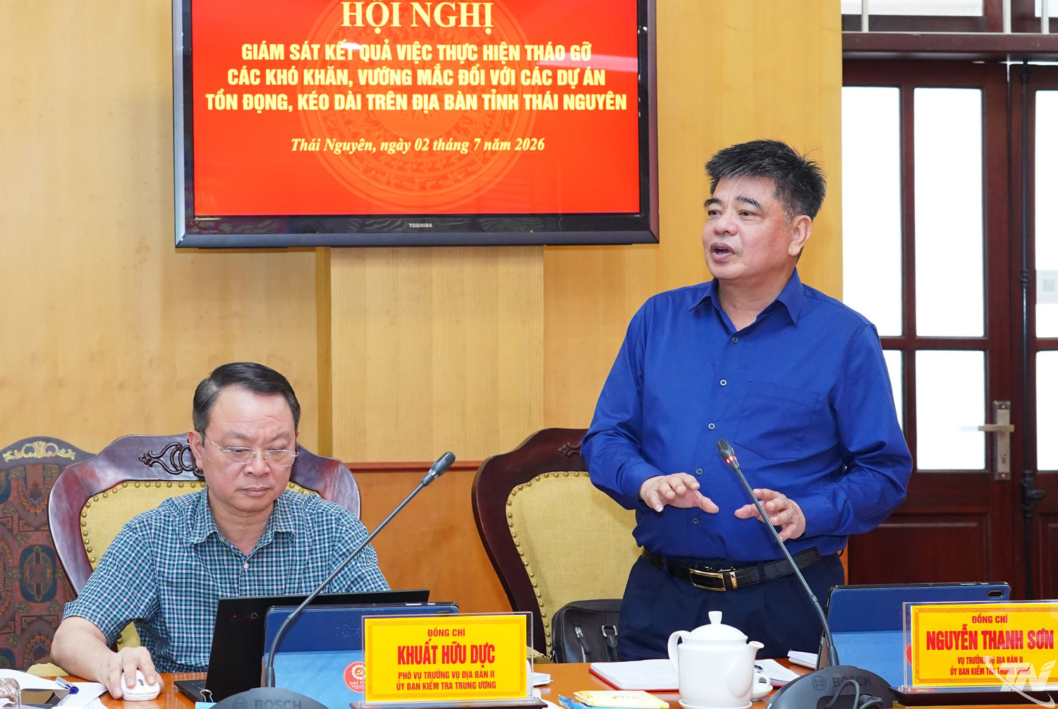 Thành viên Tổ giám sát của Ủy ban Kiểm tra Trung ương phát biểu tại hội nghị.