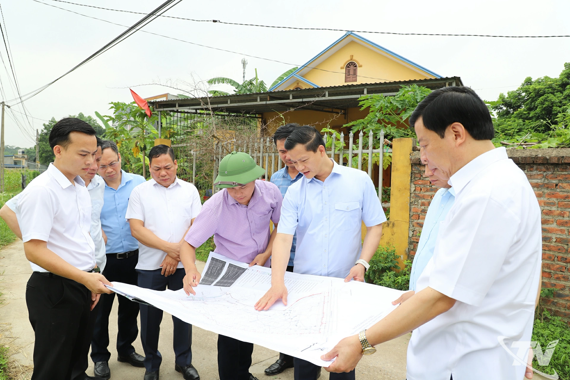 Đoàn công tác kiểm tra khu tái định cư Đồng Xe, phường Quan Triều.