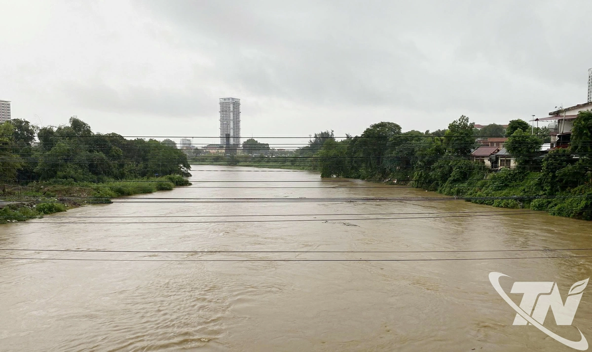 Mực nước sông Cầu bắt đầu dâng cao tại khu vực trung tâm tỉnh Thái Nguyên.