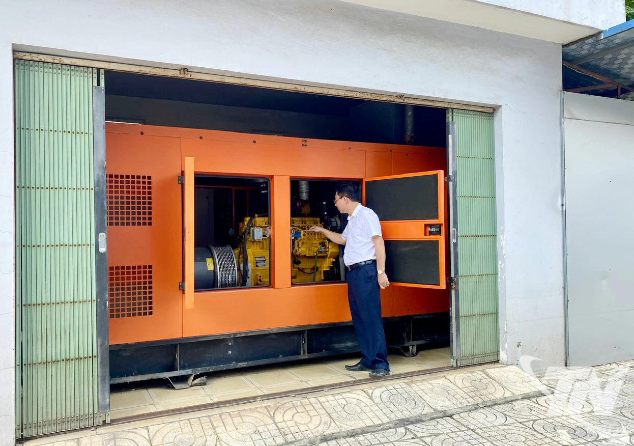 Mất điện lưới, hệ thống máy nổ cũng bị ngập trong nước nên những ngày trong và sau bão, hoạt động của Chi nhánh BIDV Thái Nguyên bị ảnh hưởng nặng nề.