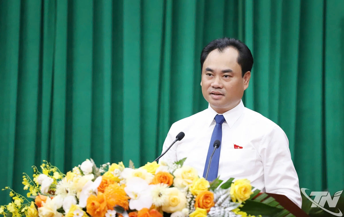 Đồng chí Trịnh Việt Hùng, Ủy viên dự khuyết Trung ương Đảng, Bí thư Tỉnh ủy Thái Nguyên, phát biểu tại Kỳ họp thứ ba, HĐND tỉnh khóa XIV.