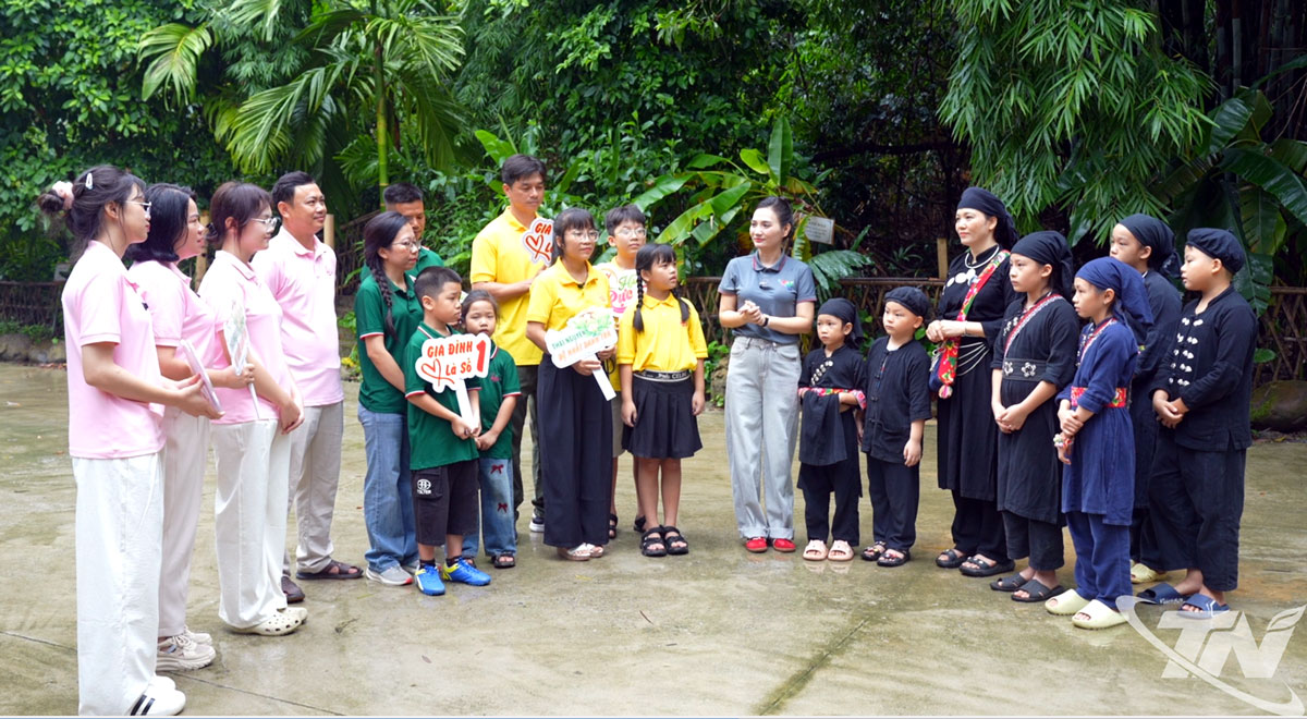 3 gia đình khám phá, trải nghiệm văn hóa dân tộc Tày, Nùng tại Khu bảo tồn Làng nhà sàn sinh thái Thái Hải