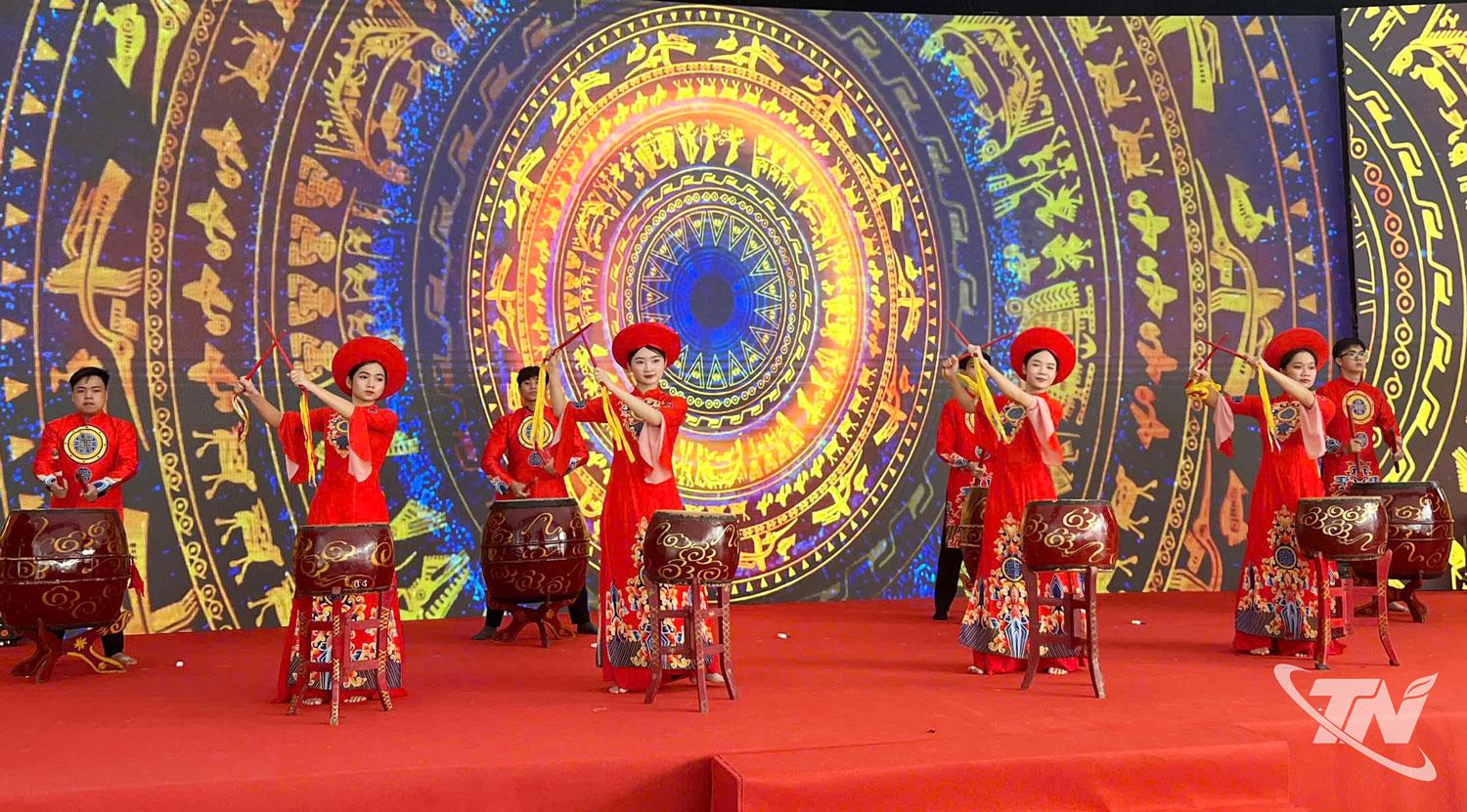 Tổng duyệt chương trình văn nghệ tại các điểm cầu.