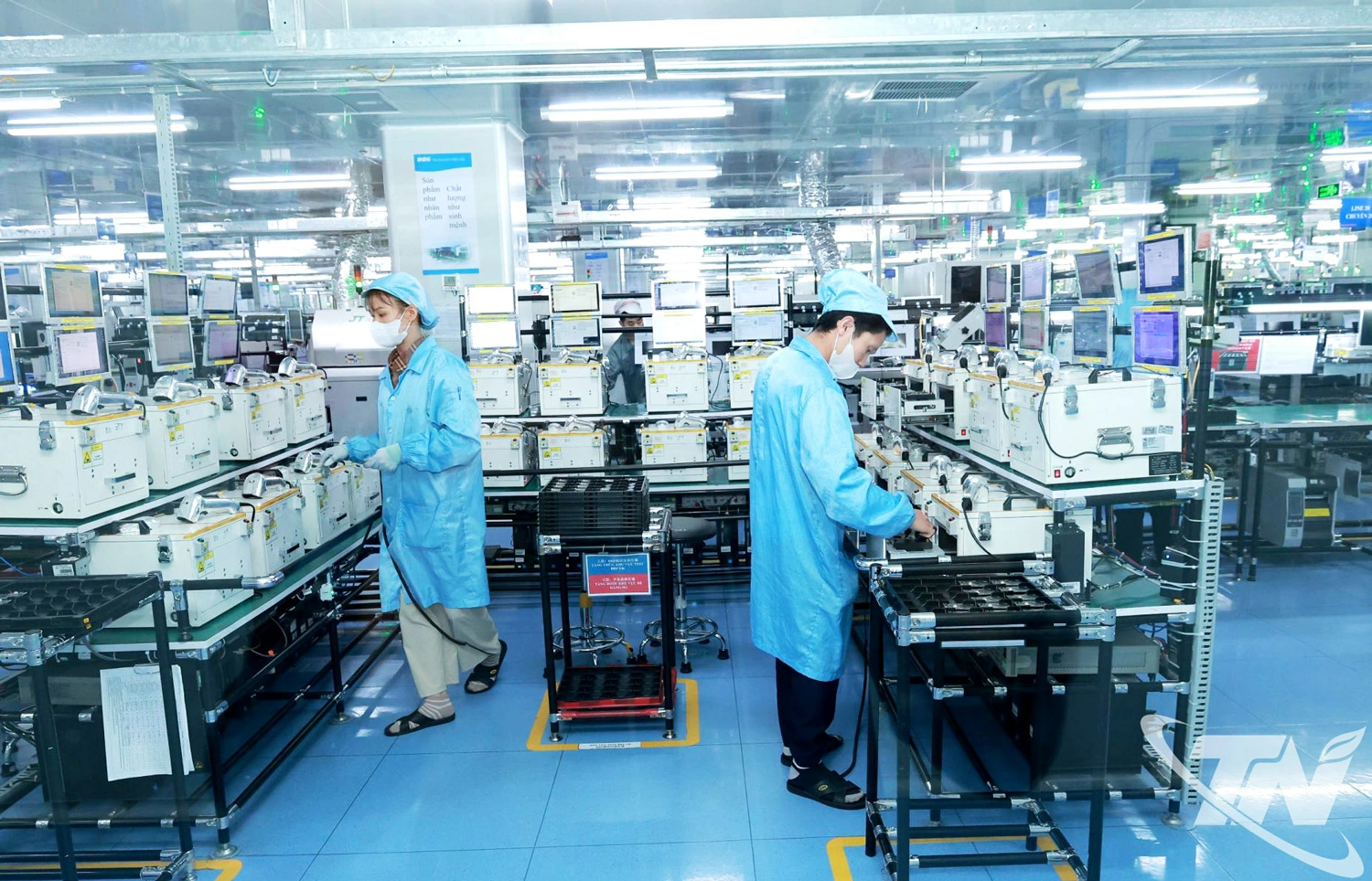 Lao động trong các doanh nghiệp trên địa bàn tỉnh ngày càng được đào tạo   bài bản, đáp ứng nhu cầu sản xuất hiện đại.
