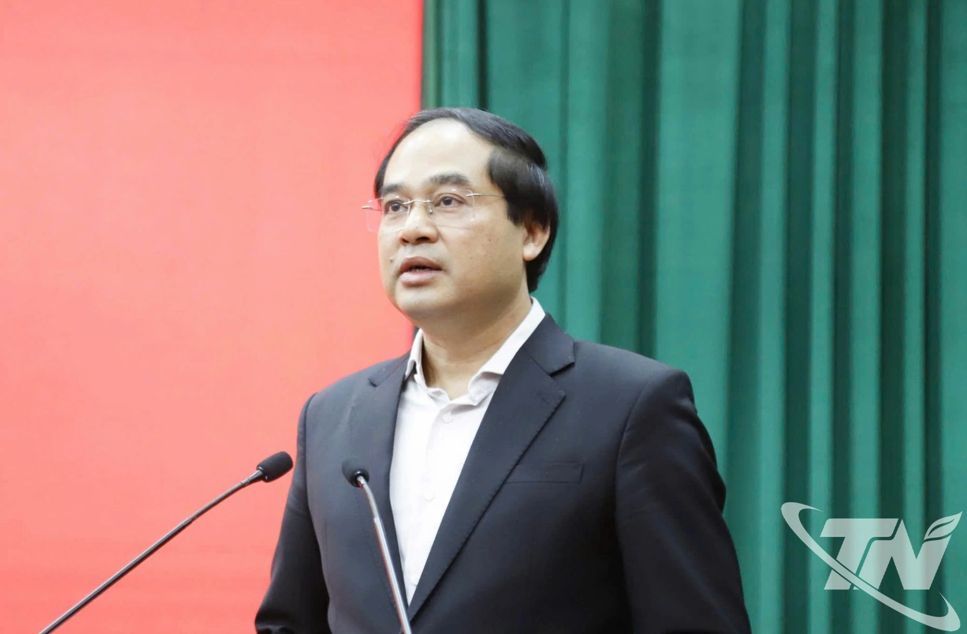 Đồng chí Bí thư Tỉnh ủy Trịnh Xuân Trường phát động ủng hộ đồng bào miền Trung, Tây Nguyên chịu ảnh hưởng bởi bão lũ.