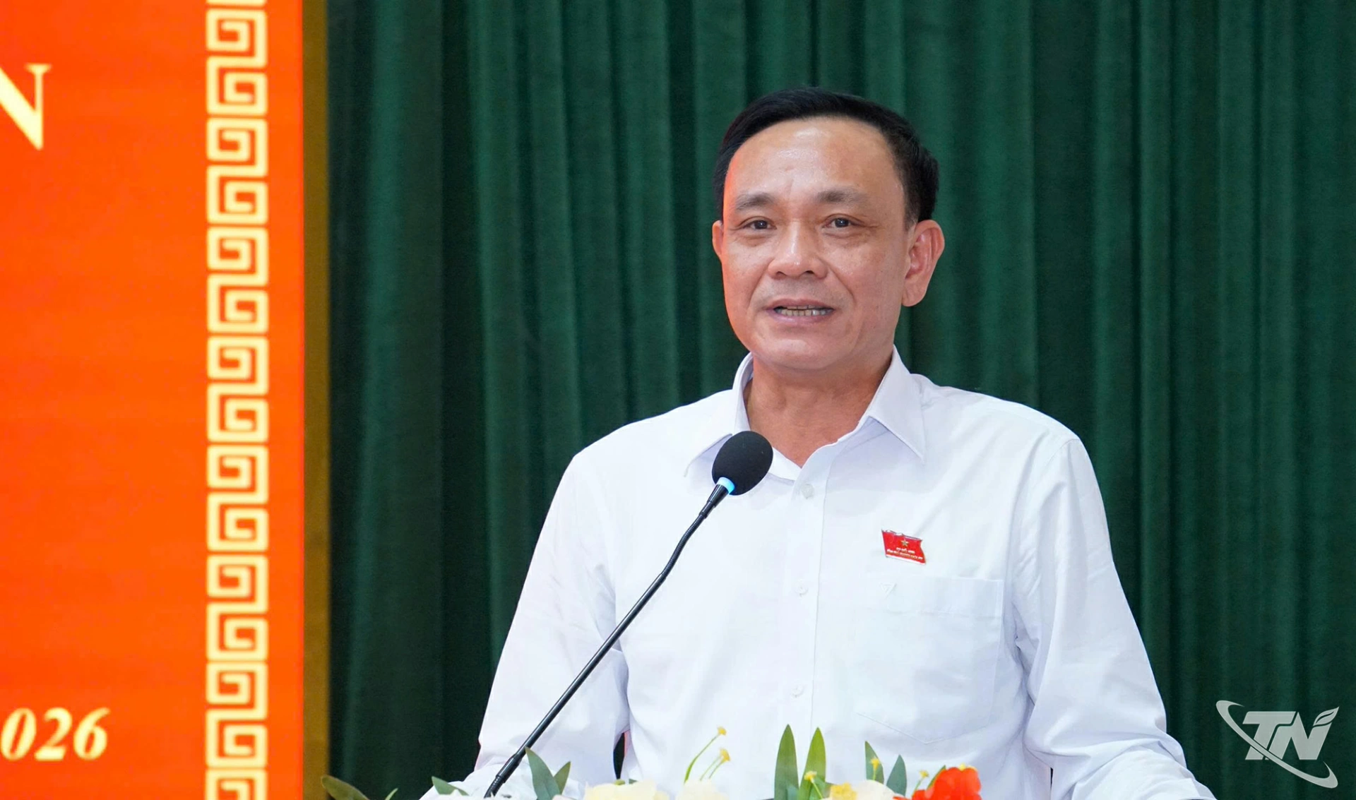 Đồng chí Phạm Văn Thọ, Ủy viên Ban Thường vụ Tỉnh ủy phát biểu tại hội nghị