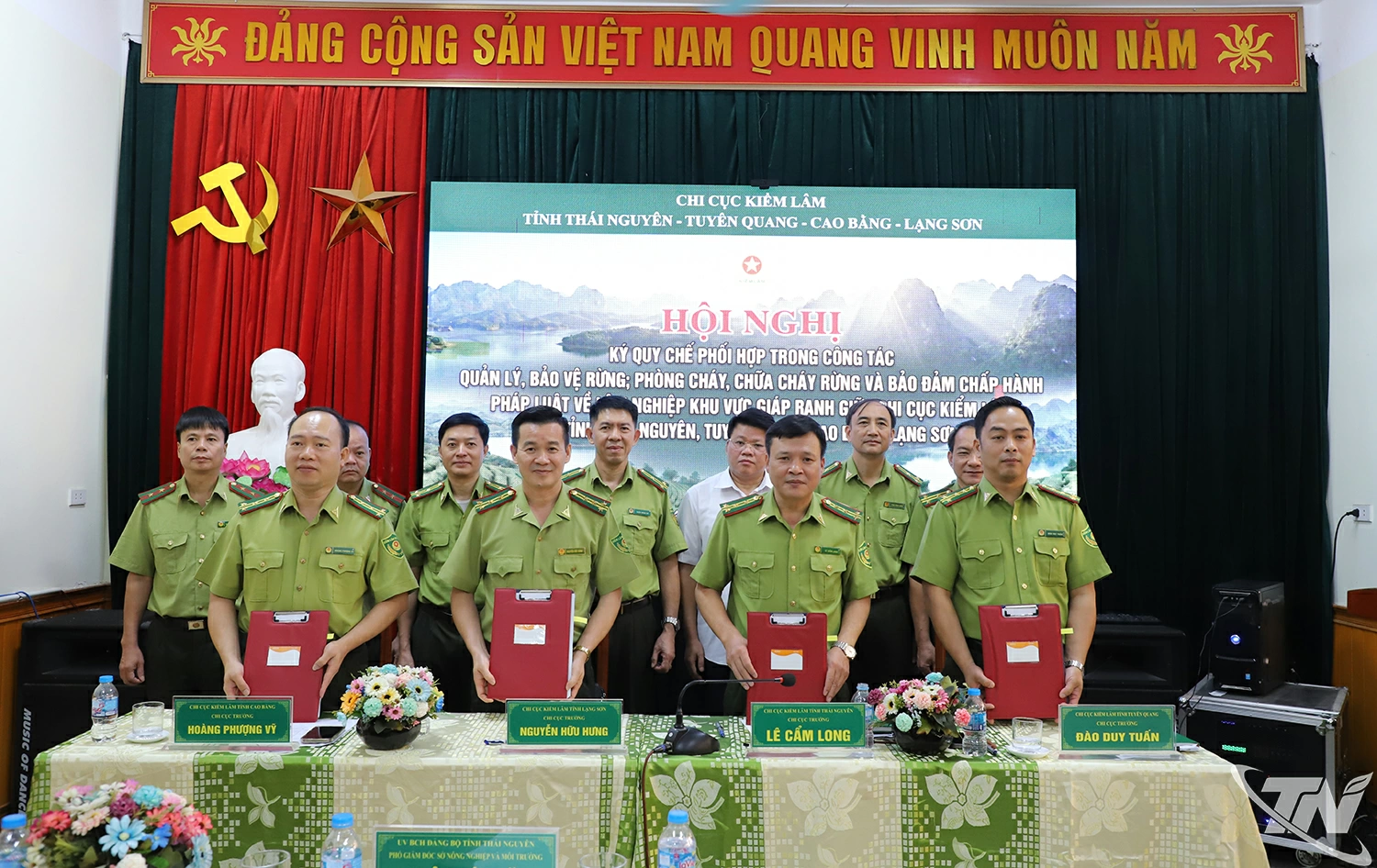 Lãnh đạo Chi cục Kiểm lâm 4 tỉnh ký kết Quy chế.