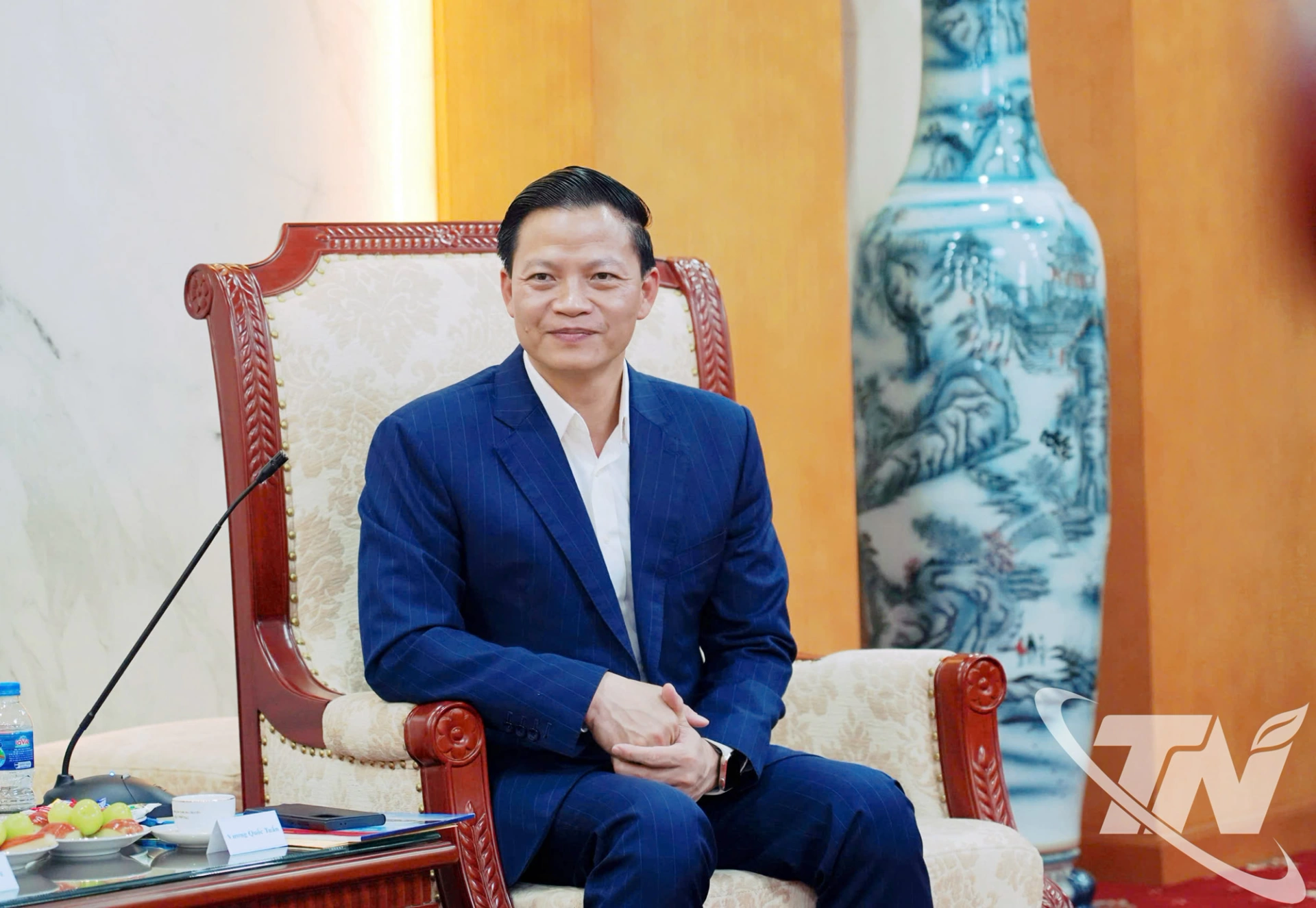 Đồng chí Vương Quốc Tuấn, Ủy viên Dự khuyết Trung ương Đảng, Phó Bí thư Tỉnh ủy, Chủ tịch UBND tỉnh giới thiệu về tiềm năng và chủ trương thu hút nhà đầu tư đến tỉnh.