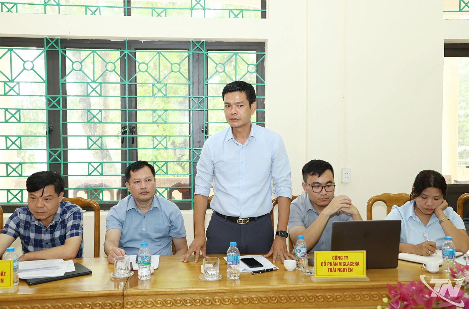 Công ty CP Viglacera Thái Nguyên - đơn vị chủ đầu tư phát biểu tại buổi làm việc.