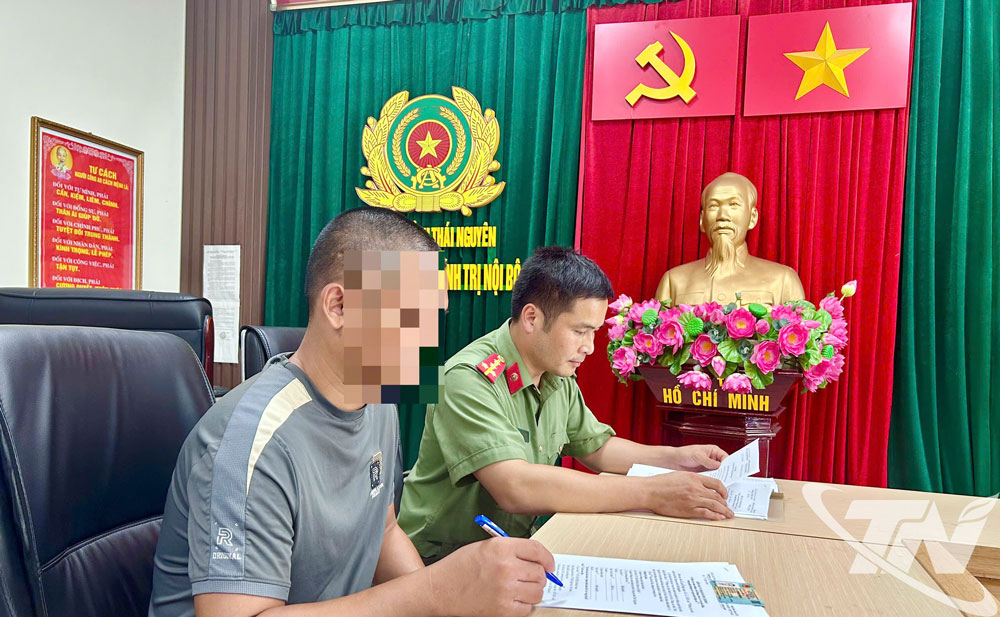 V.V.T tại cơ quan Công an