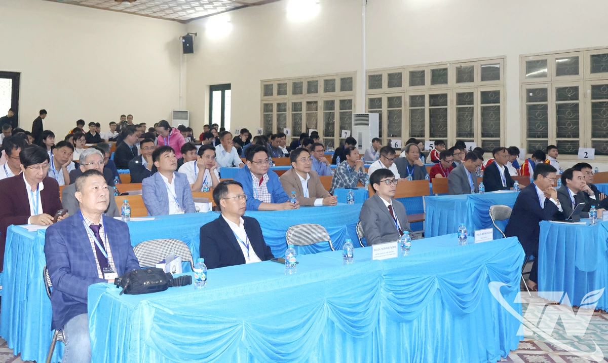 Các nhà khoa học, đại biểu tham dự Hội thảo Ứng dụng công nghệ cao vào thực tiễn năm 2025.