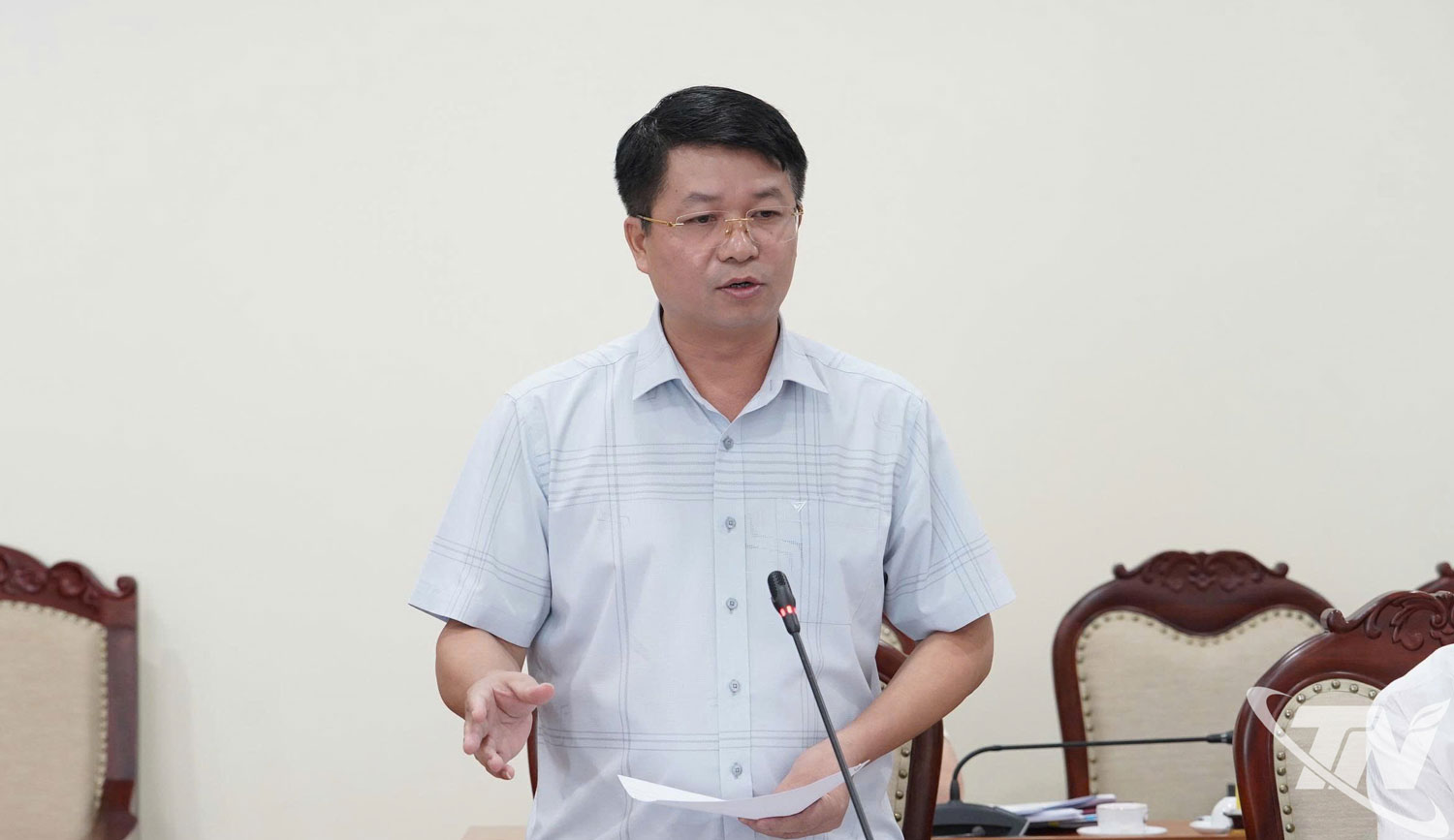 Đồng chí Nông Quang Nhất, Phó Chủ tịch UBND tỉnh,  phát biểu tại Hội nghị