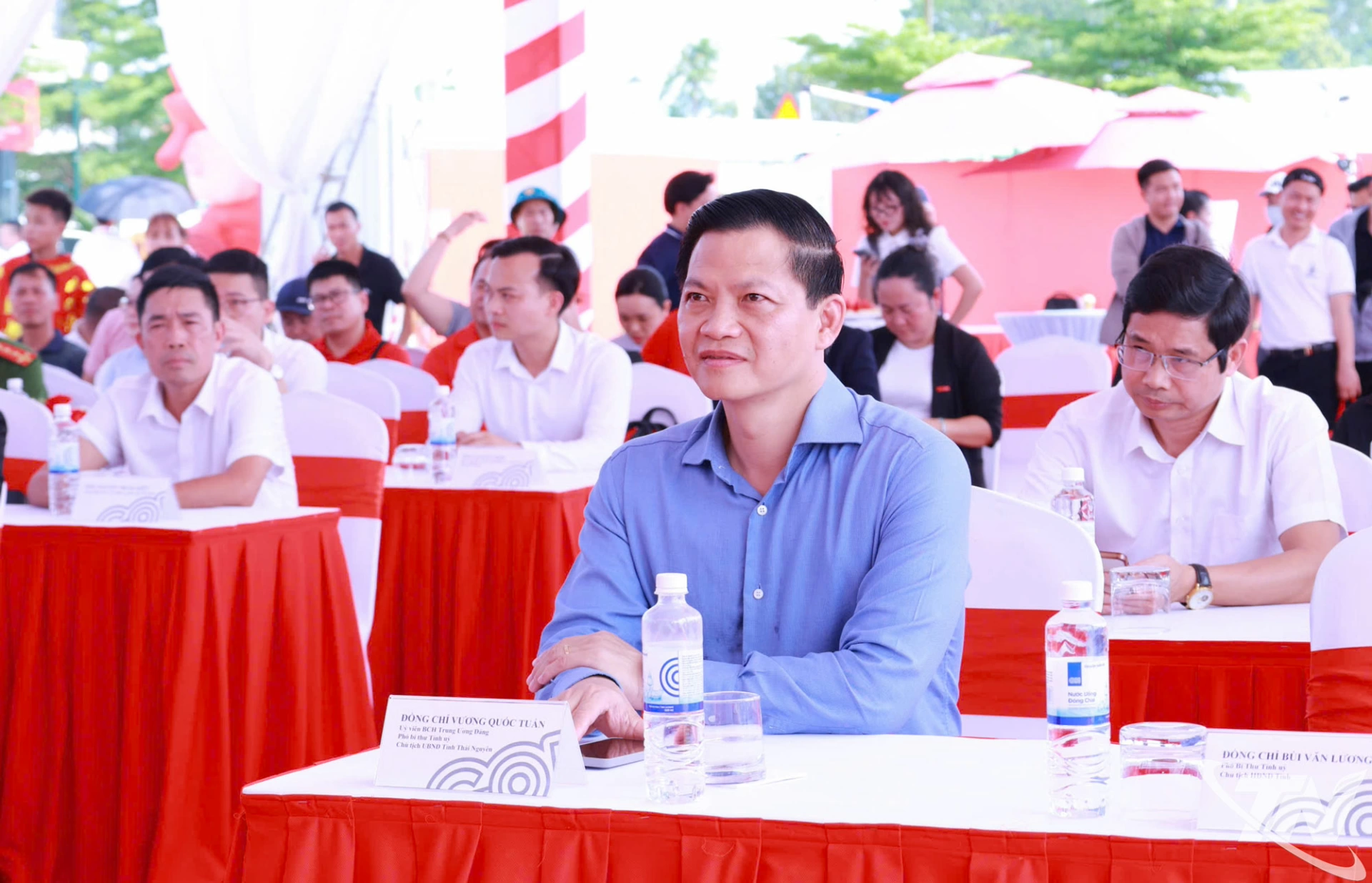 Đồng chí Chủ tịch UBND tỉnh Thái Nguyên Vương Quốc Tuấn và các đại biểu dự Lễ khởi công.