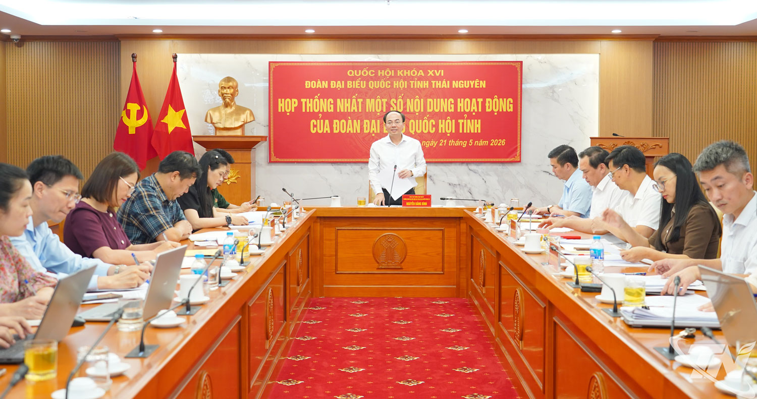 Đồng chí Nguyễn Đăng Bình, Phó Bí thư Thường trực Tỉnh ủy, Trưởng Đoàn đại biểu Quốc hội tỉnh chủ trì Hội nghị.