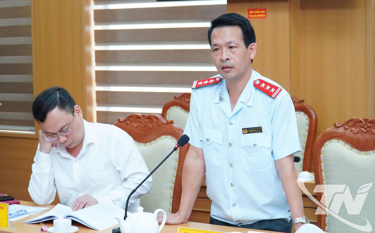 Đại diện các sở, ngành báo cáo tại buổi tiếp công dân.