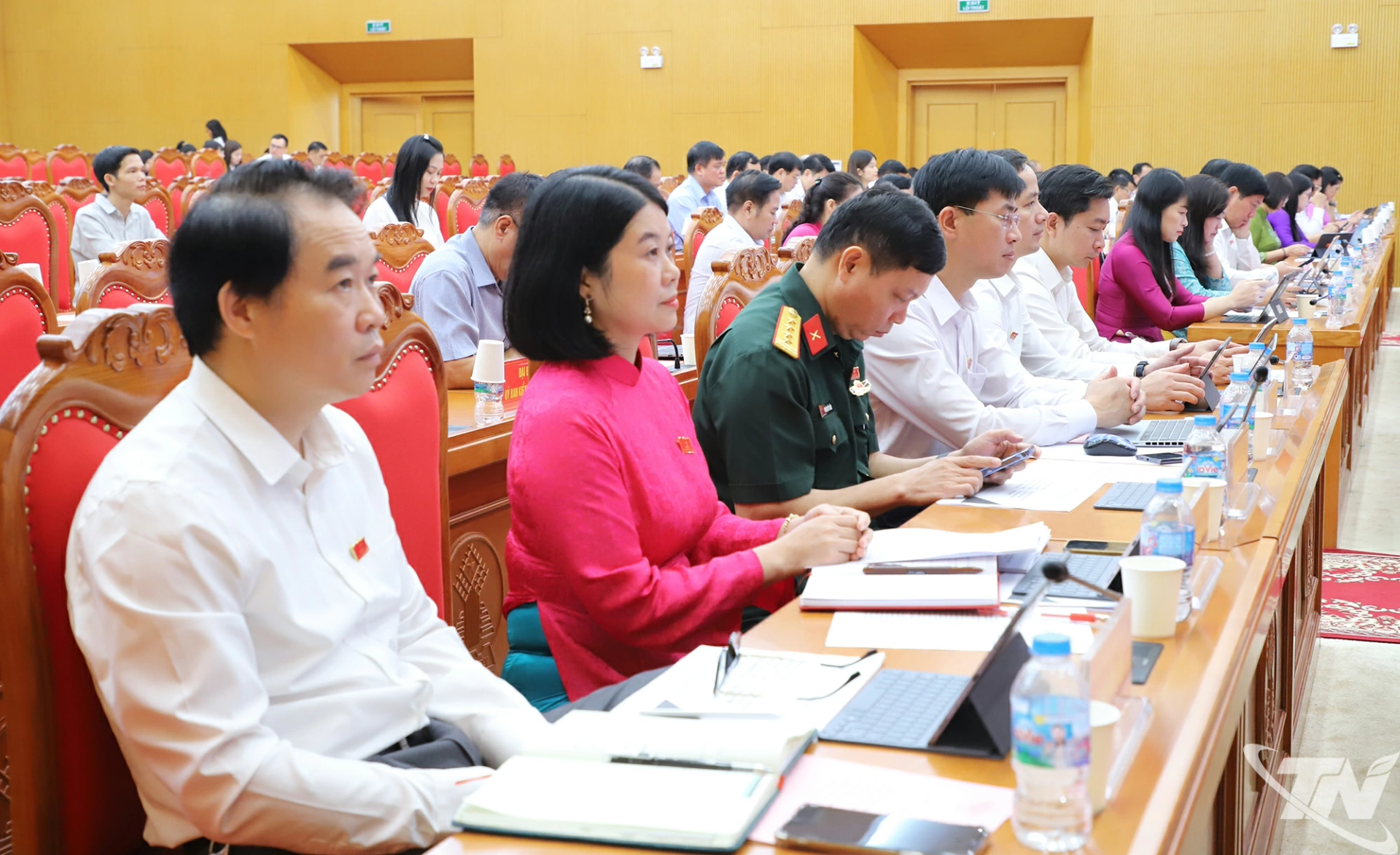 Các đại biểu dự Kỳ họp.