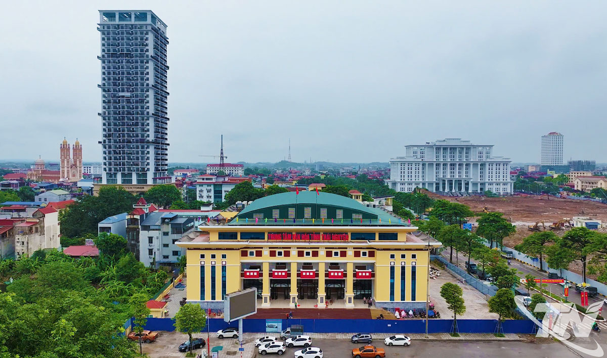 Cảnh quan bên ngoài Trung tâm Văn hóa - Nghệ thuật tỉnh.