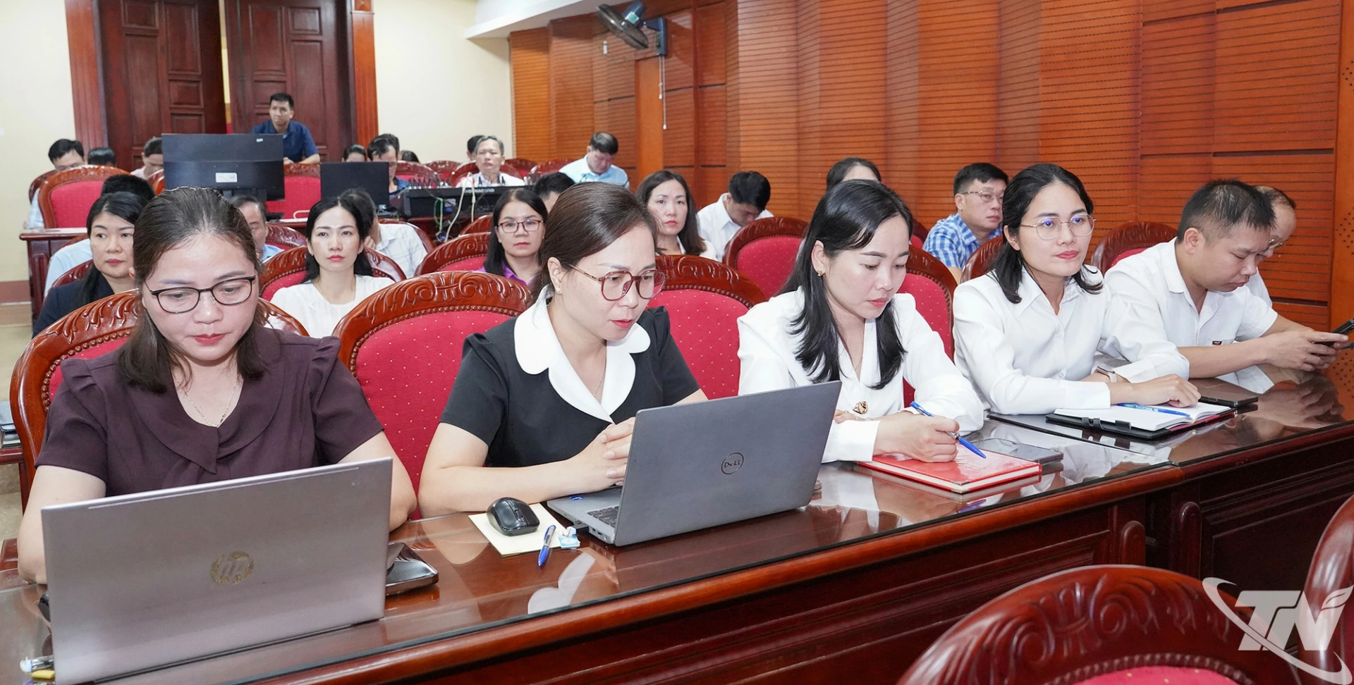 Đại biểu dự Hội nghị.