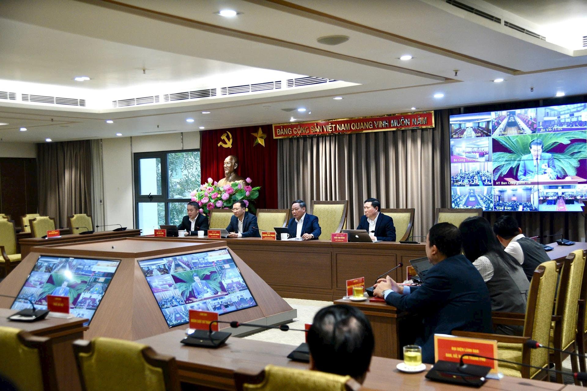 Quang cảnh hội nghị tại điểm cầu Thành ủy Hà Nội. Ảnh: Viết Thành