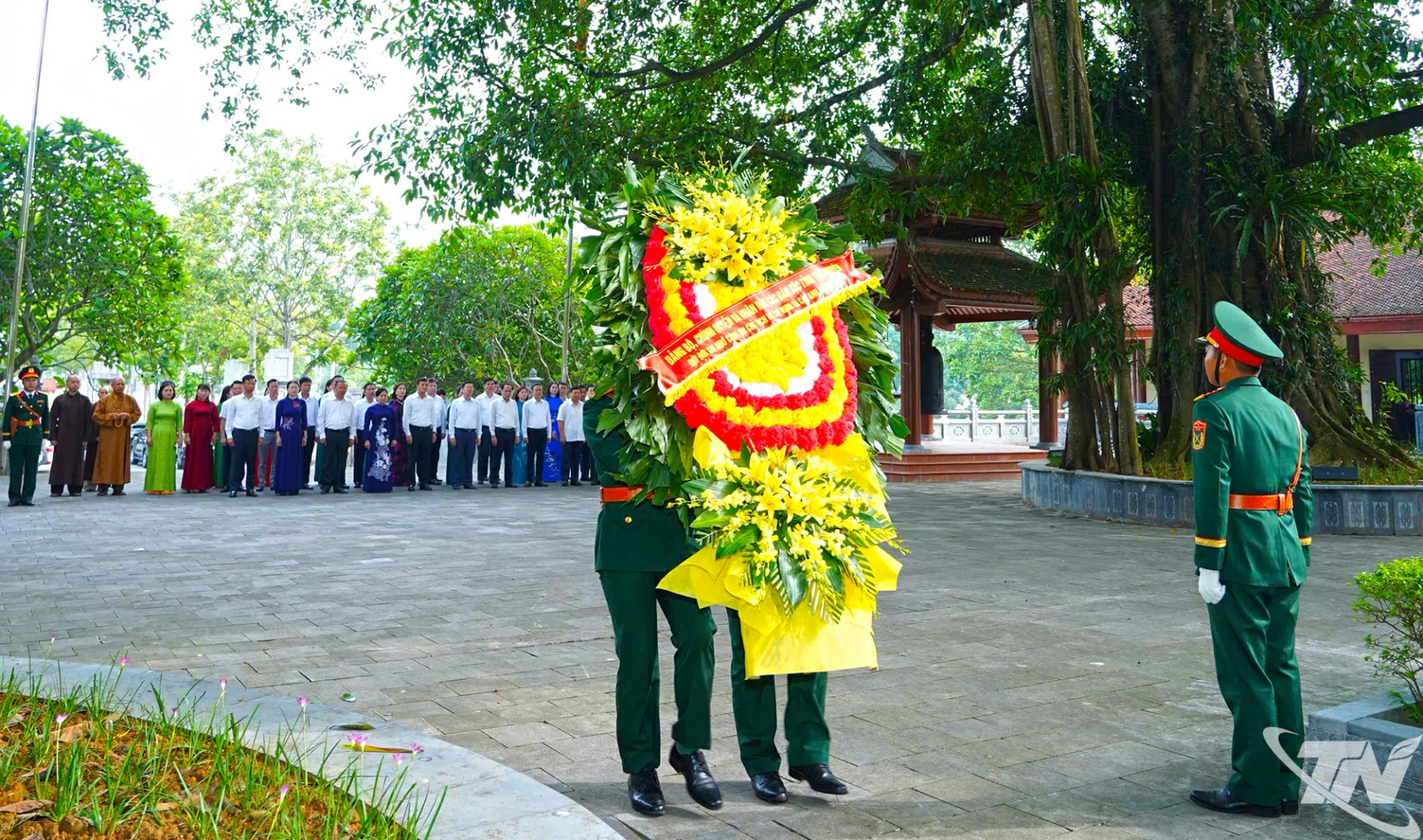 Đoàn đại biểu tỉnh Thái Nguyên dâng hương tại Khu di tích lịch sử quốc gia 27-7.
