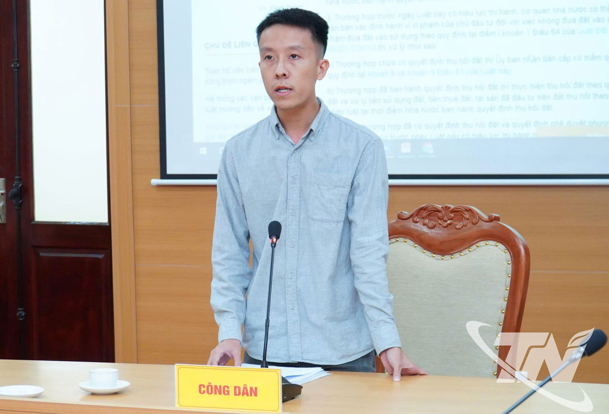 Công dân Đặng Ngọc Diệp, trú tại tổ dân phố Phú Xá 3, phường Tích Lương, phát biểu tại buổi tiếp công dân.