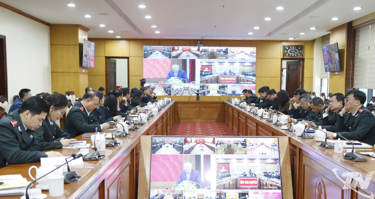 C&aacute;c đại biểu tham dự Hội nghị tại điểm cầu Th&aacute;i Nguy&ecirc;n