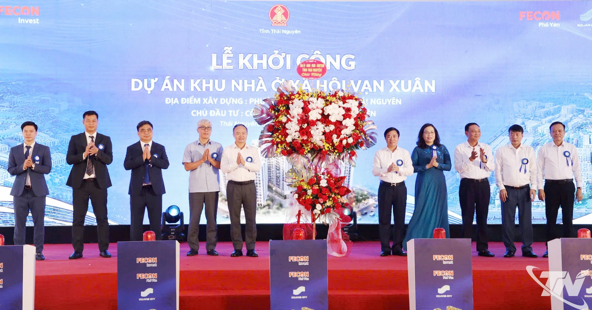 Các đồng chí lãnh đạo tỉnh Thái Nguyên chúc mừng chủ đầu tư Dự án.