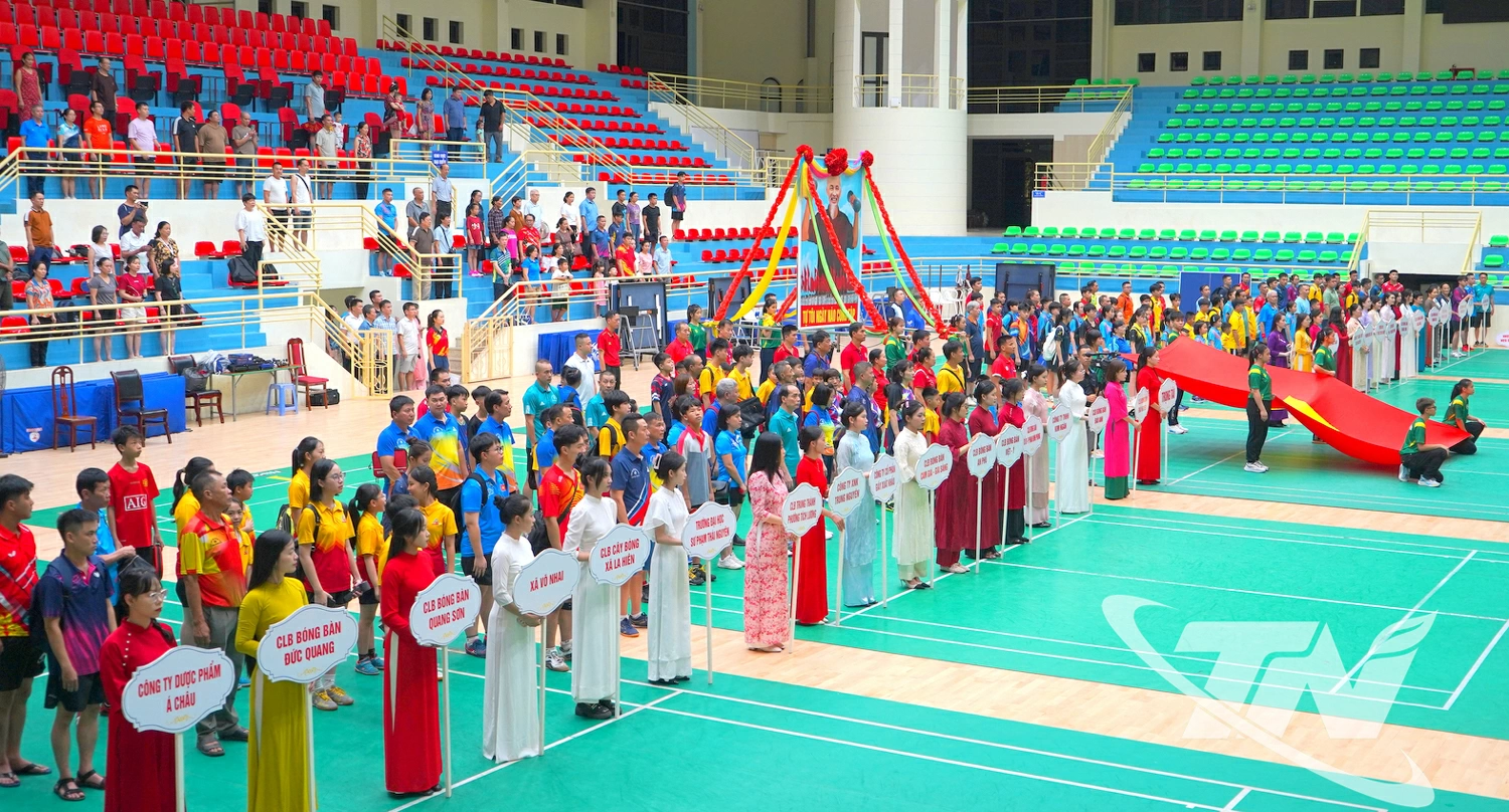 Các đoàn vận động viên tham gia Lễ khai mạc