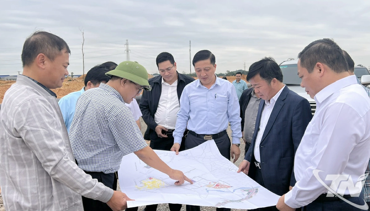 Đoàn công tác kiểm tra tiến độ Dự án các Khu công nghiệp tại các xã phía Nam