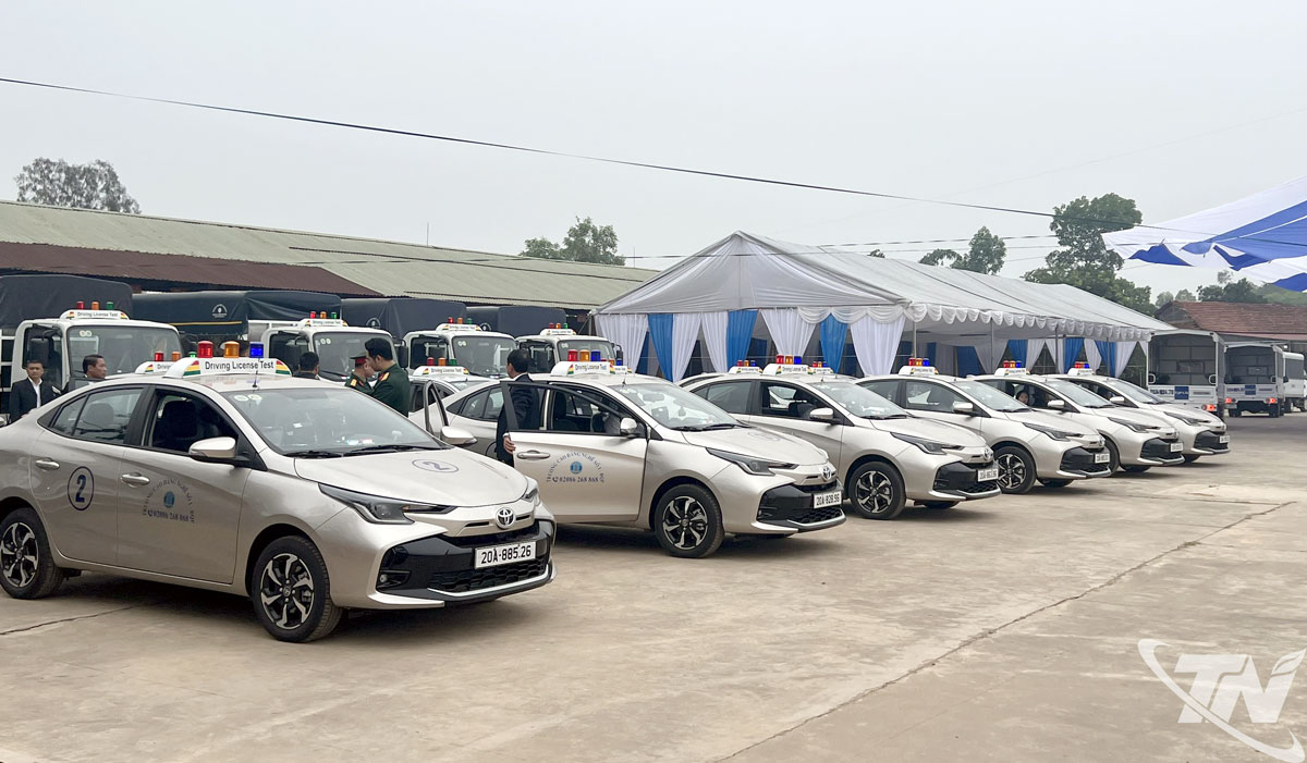 Xe thiết bị mới được trang bị Trung tâm Đào tạo và Sát hạch lái xe, Trường Cao đẳng nghề số 1 – Bộ Quốc phòng.